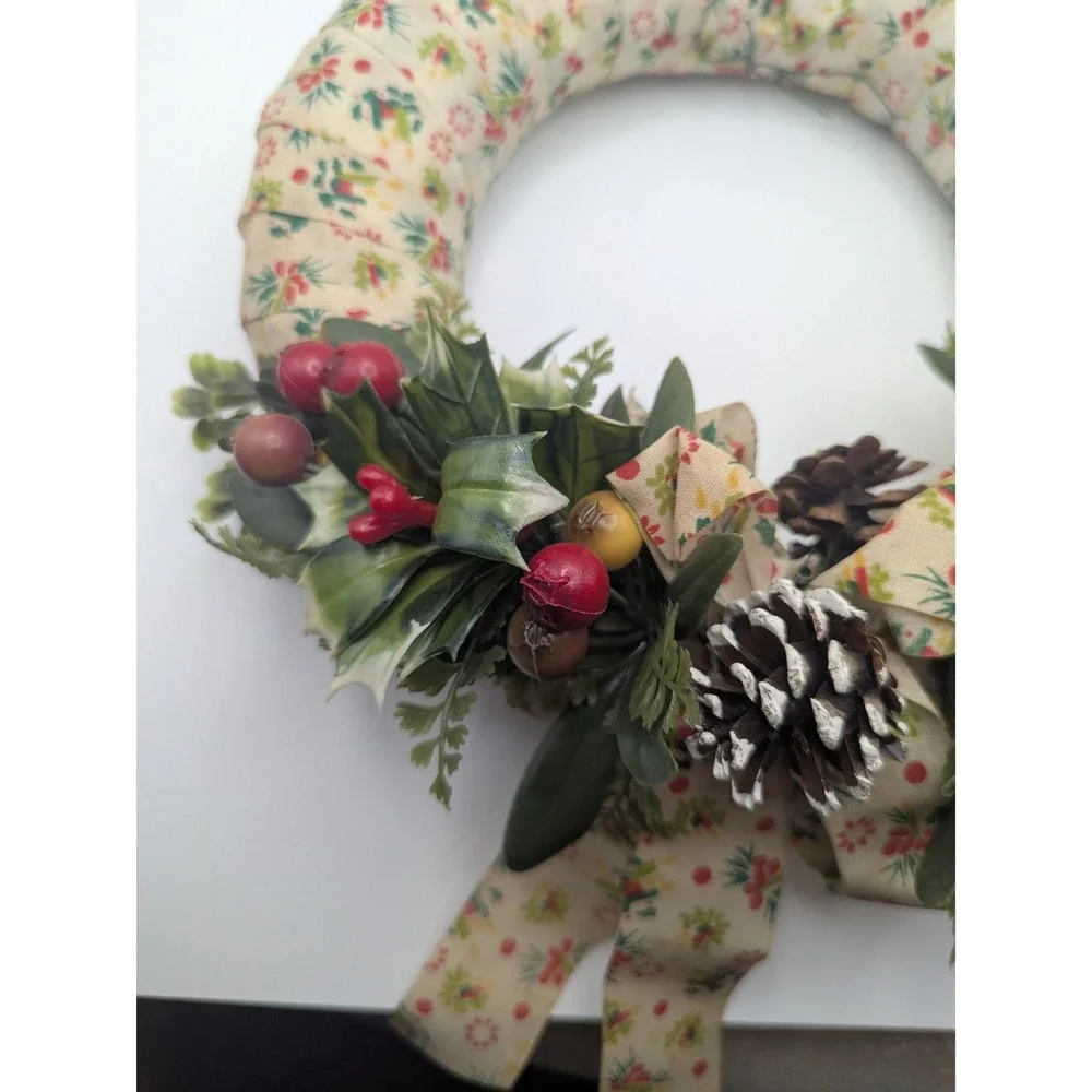 Vtg Fabric Wreath Floral Berry Holly Pinecone Christmas Holiday Home Decor‎ 10
